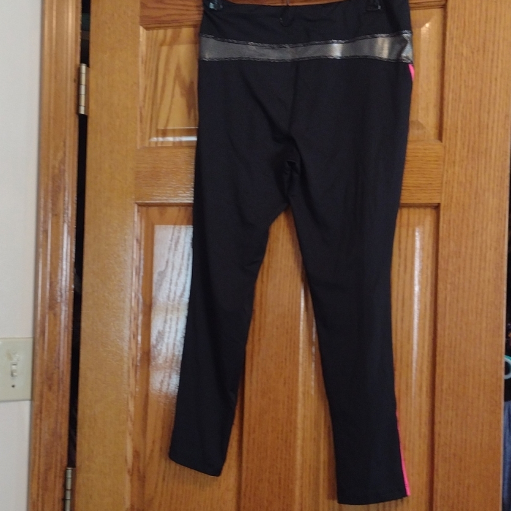 Capri exercise pants. Multicolored - Picture 3 of 5